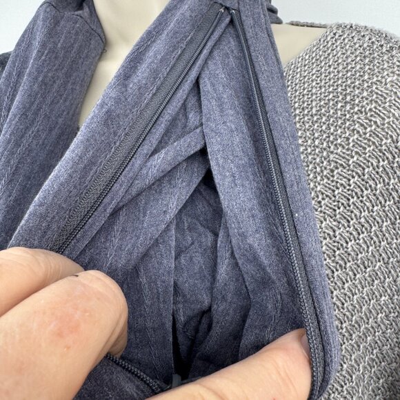 Sholdit Convertible Infinity Scarf with zipper Pocket blue gray one size - Picture 4 of 9